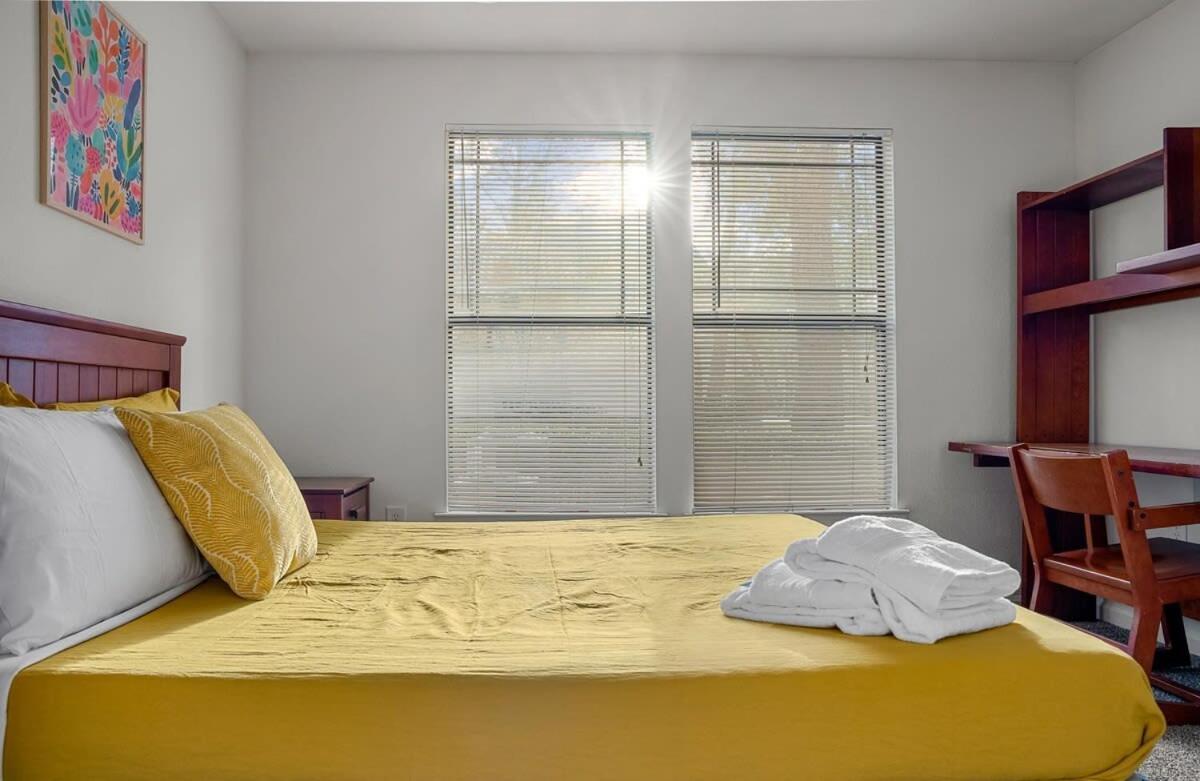 4Bd 2 Mi To Usf Free Pool + 24 Hour Gym Villa Tampa Eksteriør bilde